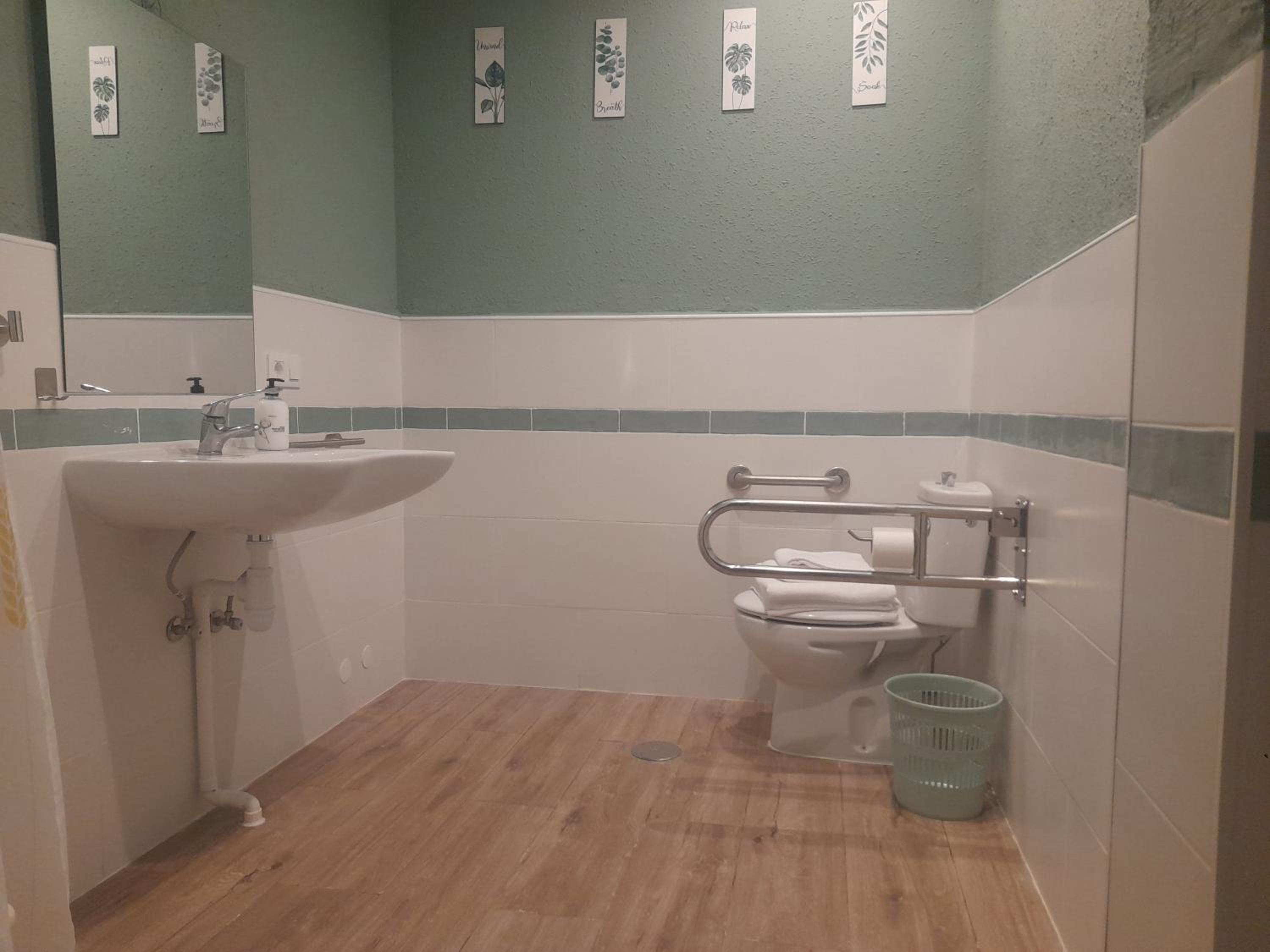 HOSTAL ENTREOLIVOS