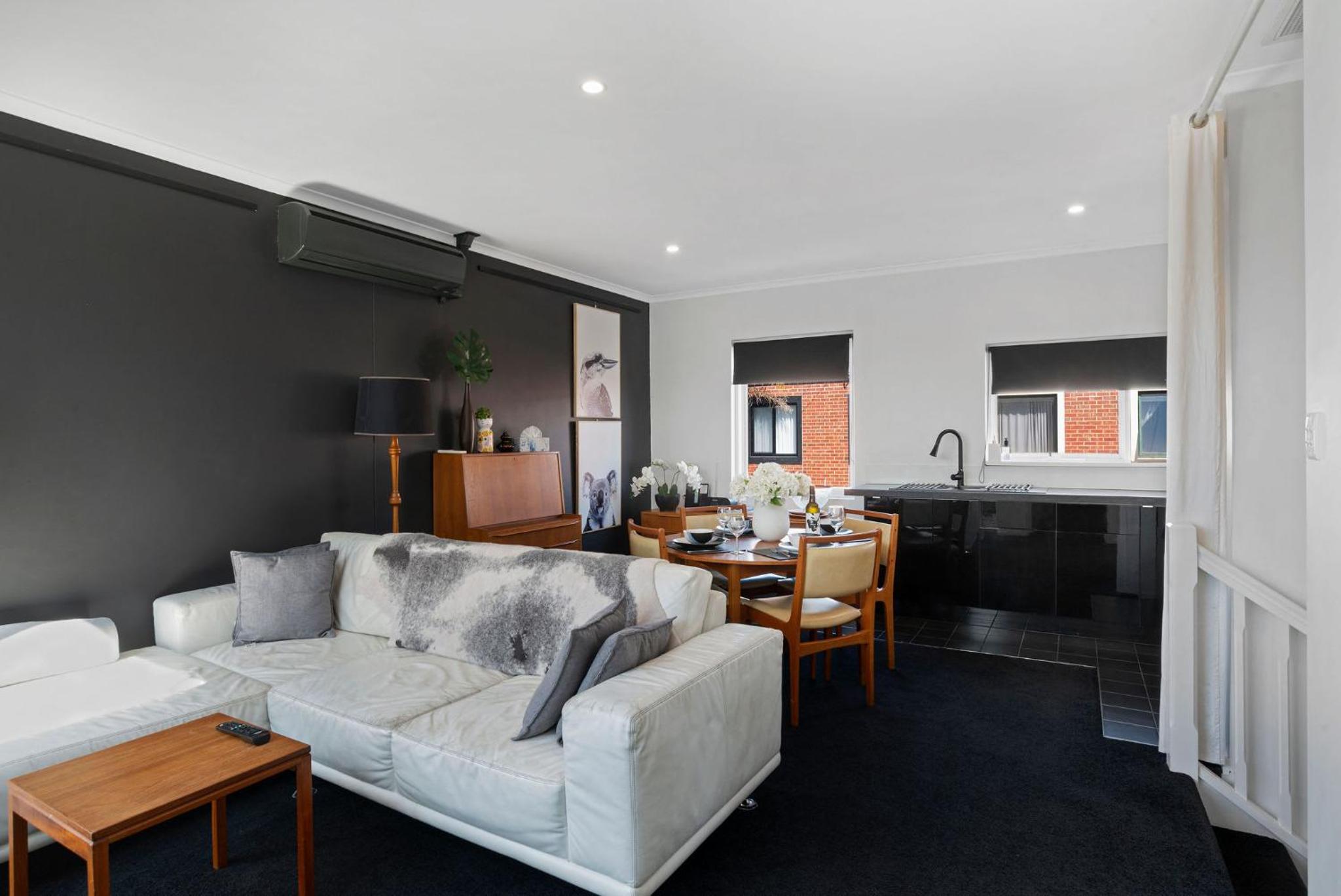 Halifax Muse Pet Friendly Townhouse