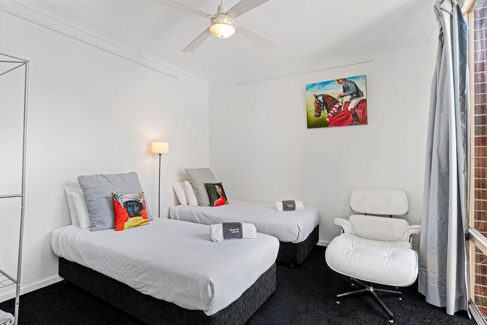 Halifax Muse Pet Friendly Townhouse