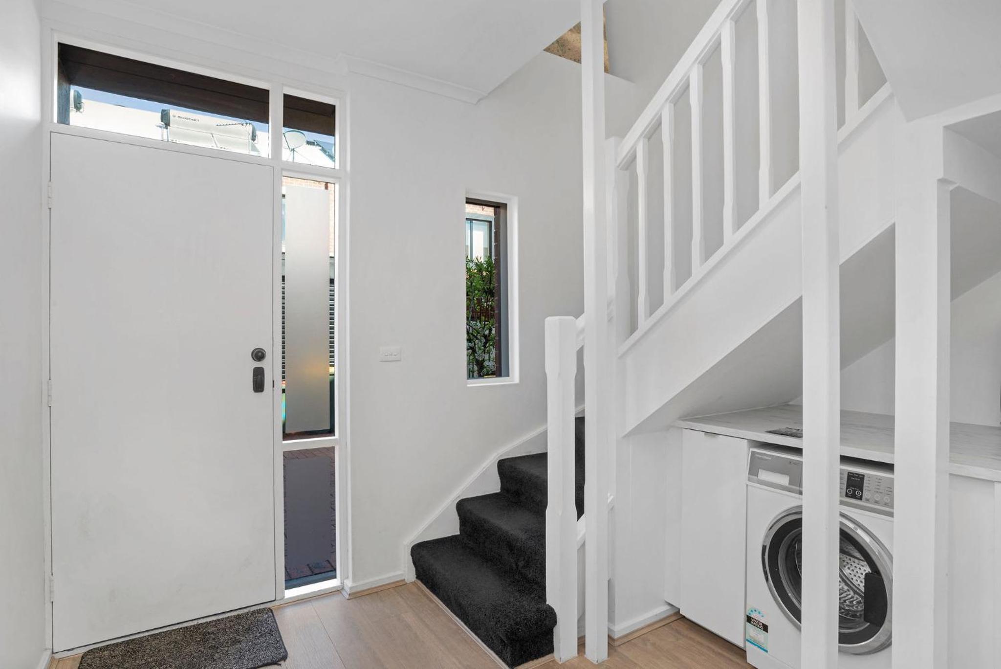 Halifax Muse Pet Friendly Townhouse