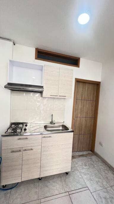Apartamento corferias/embajada