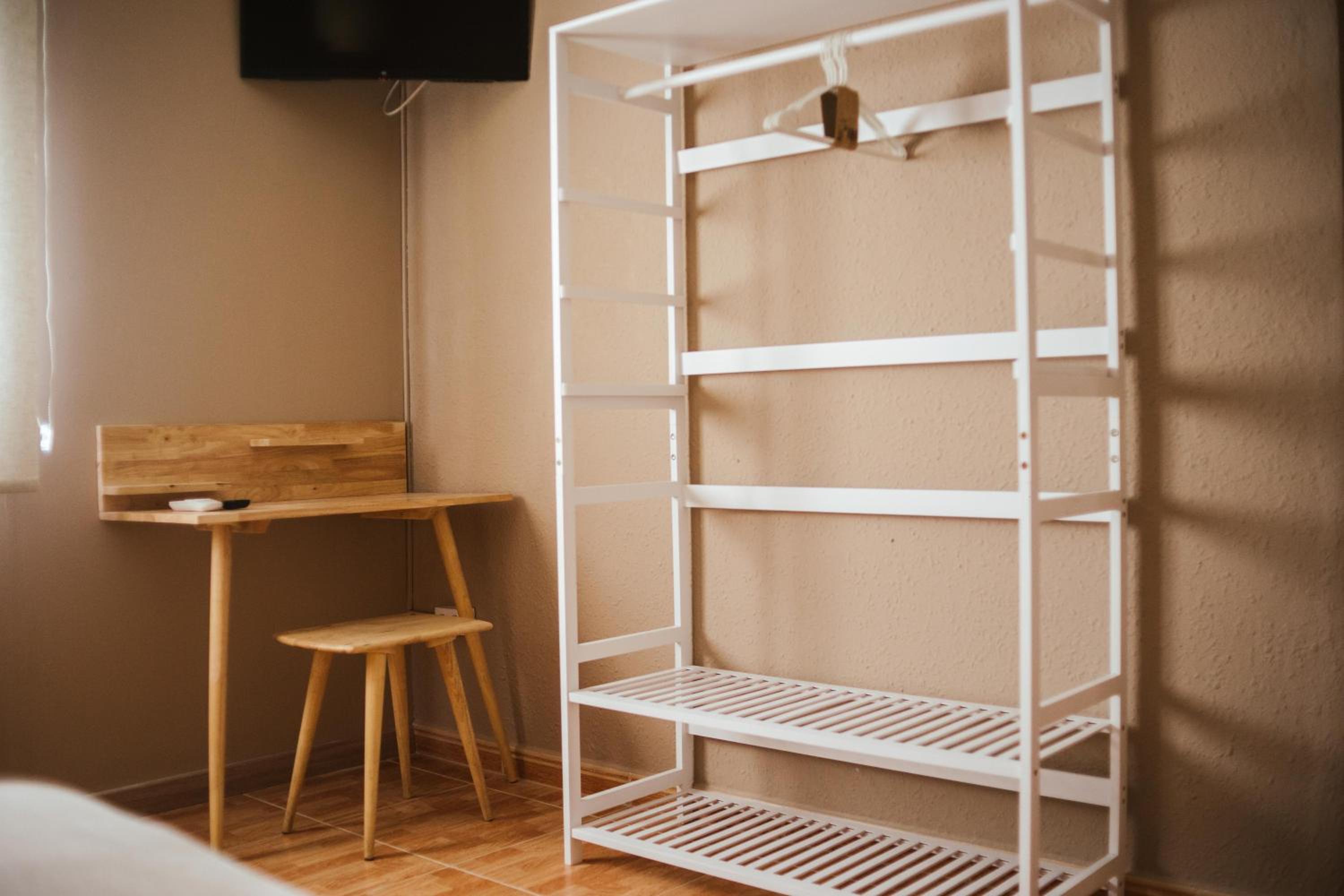 HOSTAL ENTREOLIVOS