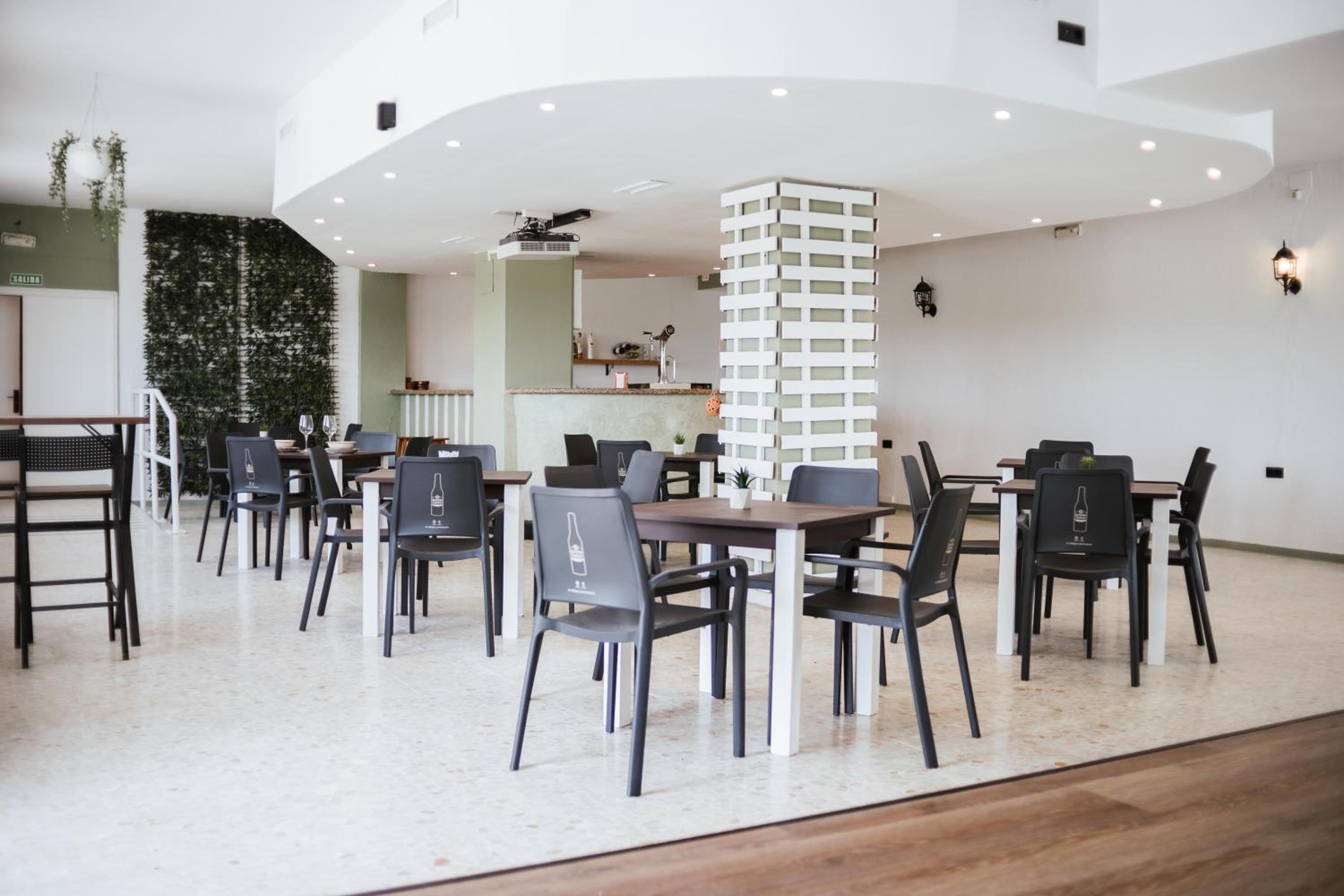 HOSTAL ENTREOLIVOS