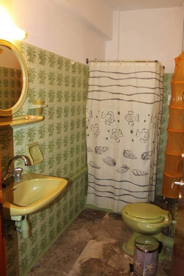 Family friendly apartment with a garden view photo 4