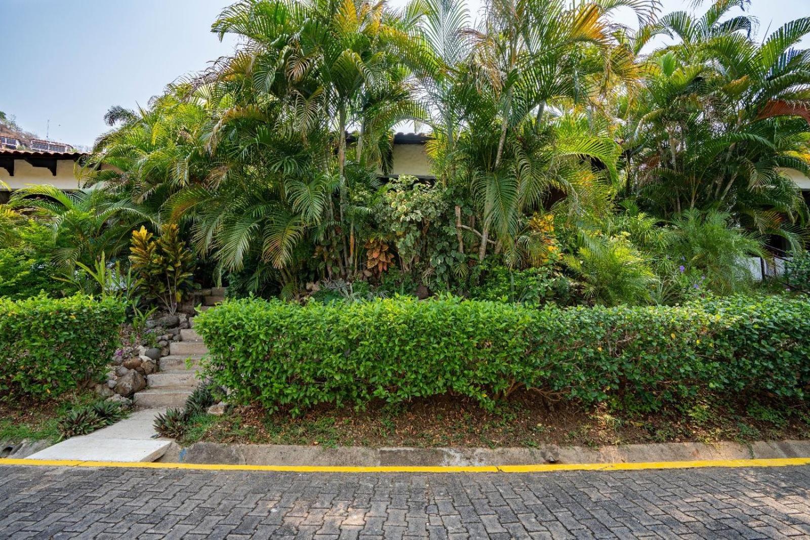 Peaceful Garden Villa