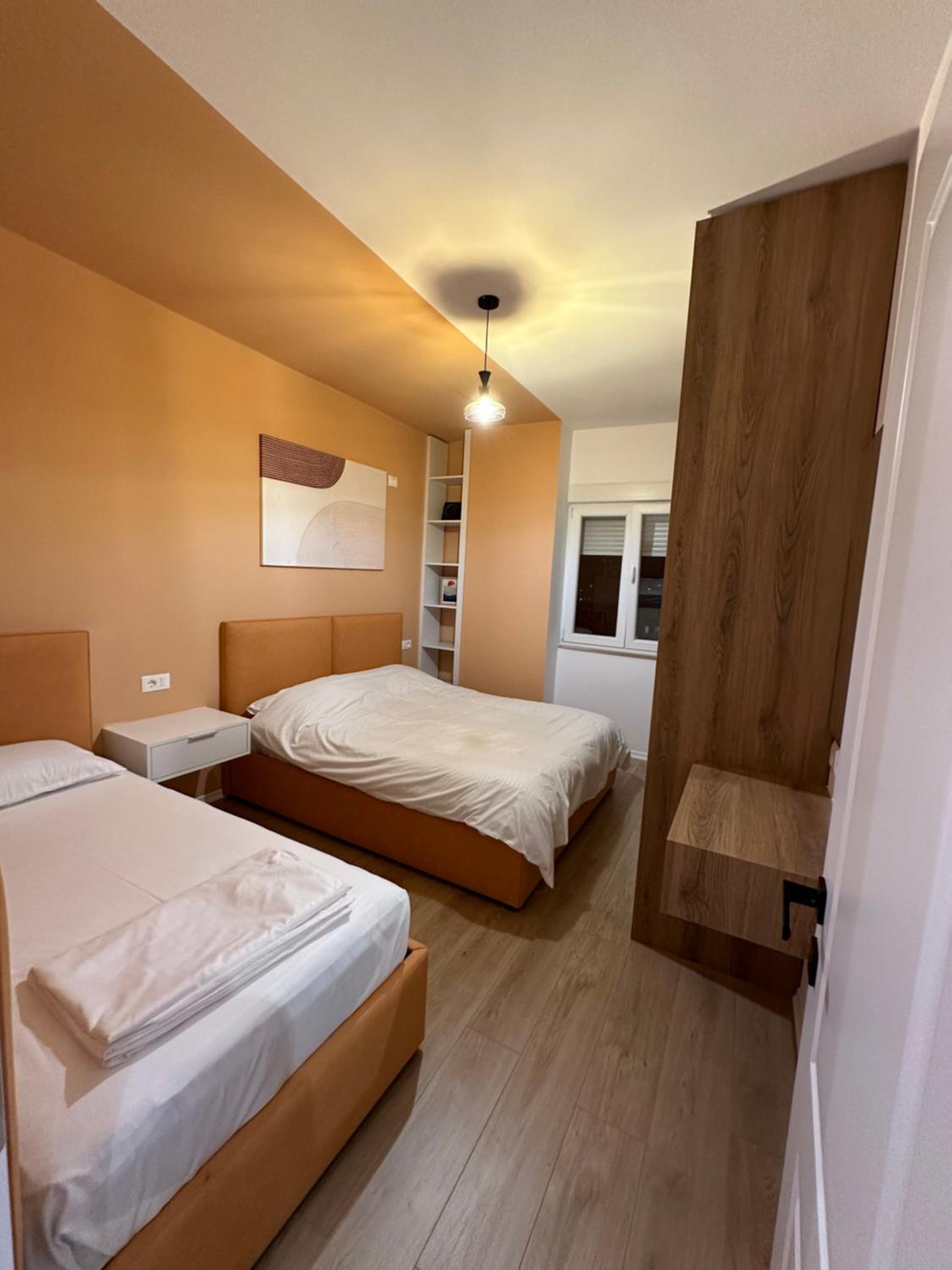 Urban Charm Apt With Jacuzzi