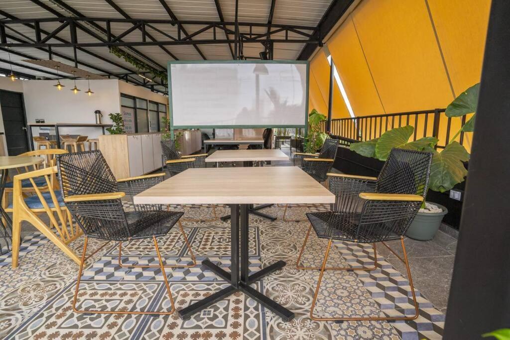 Caobos Center Coliving & Coworking