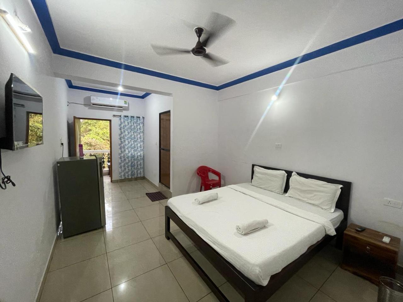 Hotel Lake View Baga view 2
