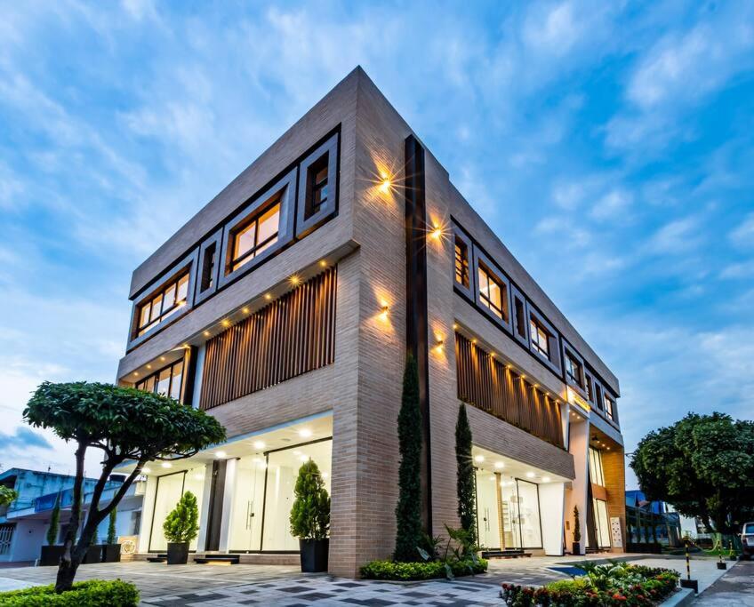 Caobos Center Coliving & Coworking