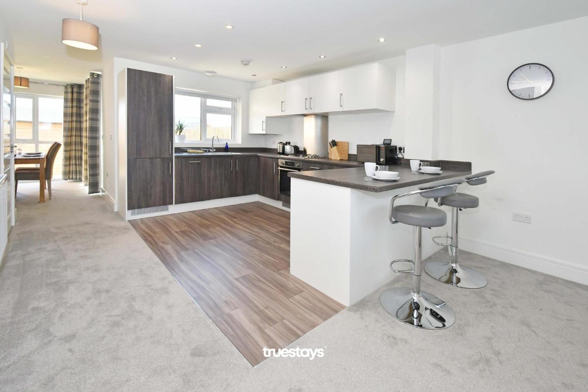 Regal House by True Stays - 3 Bedroom House in Stoke-on-Trent view 5