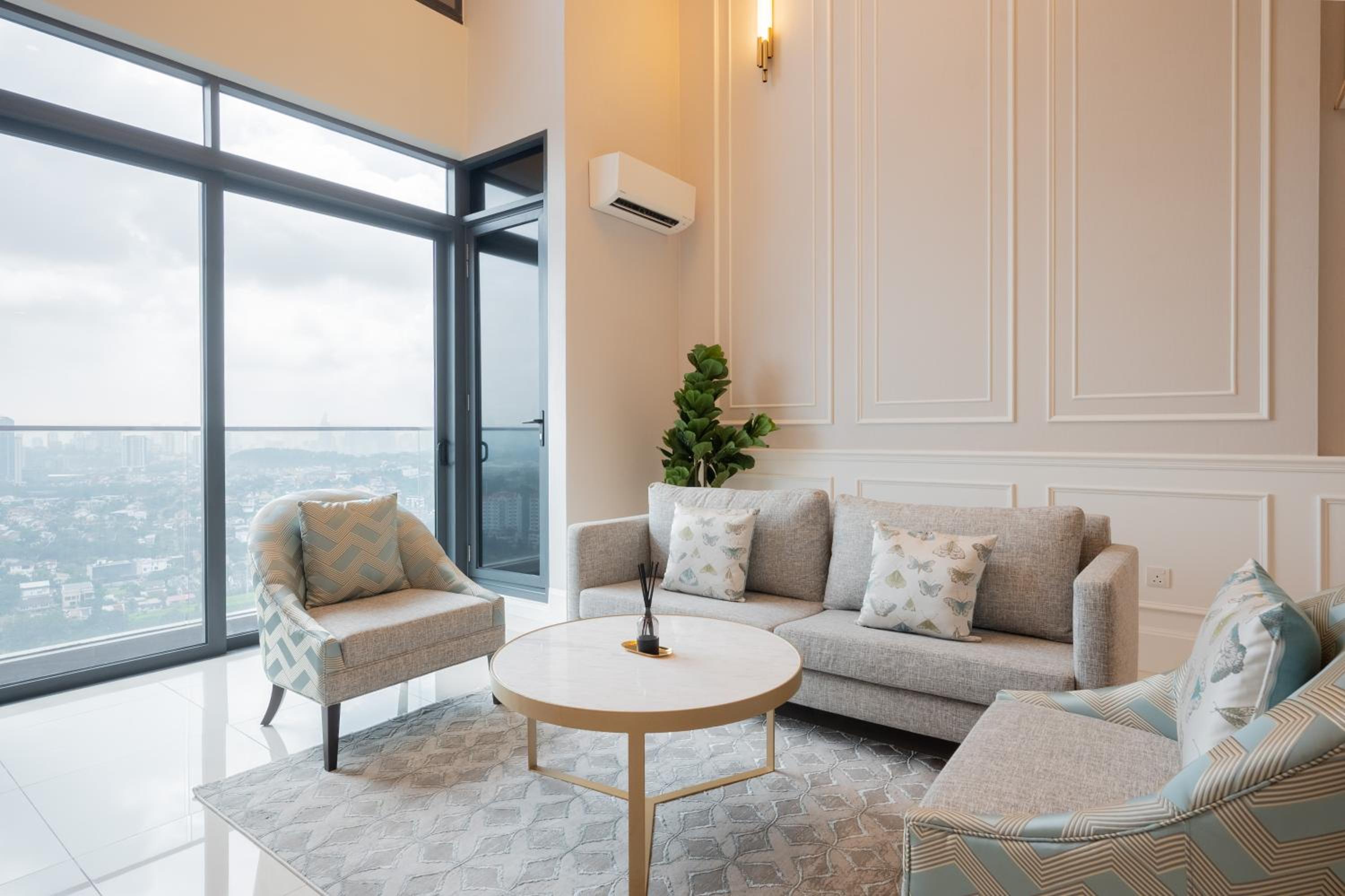 Societe Suite by Lyfehaus
