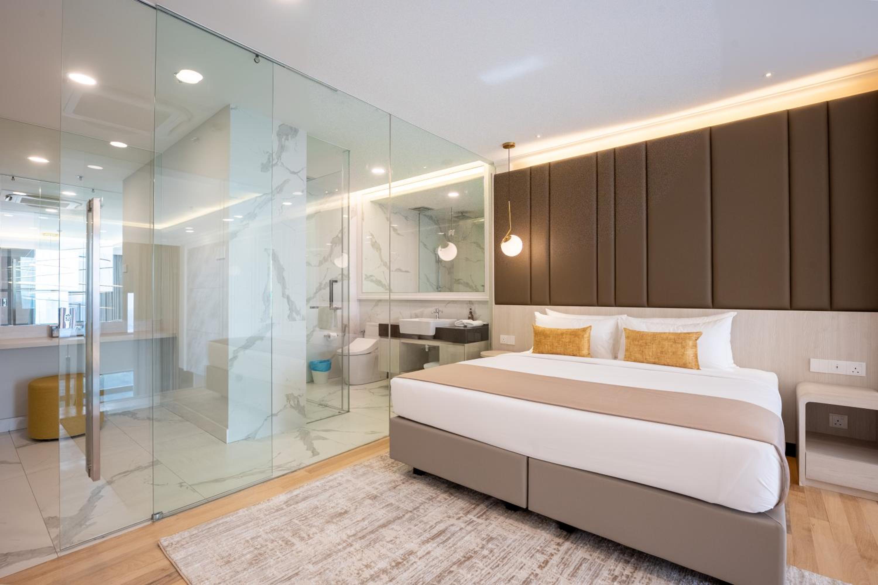 Societe Suite by Lyfehaus