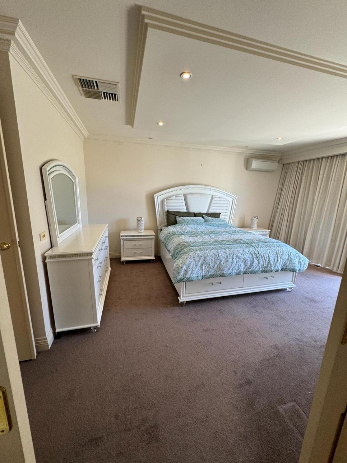 Luxurious Townhouse Retreat in Prestigious Brighton
