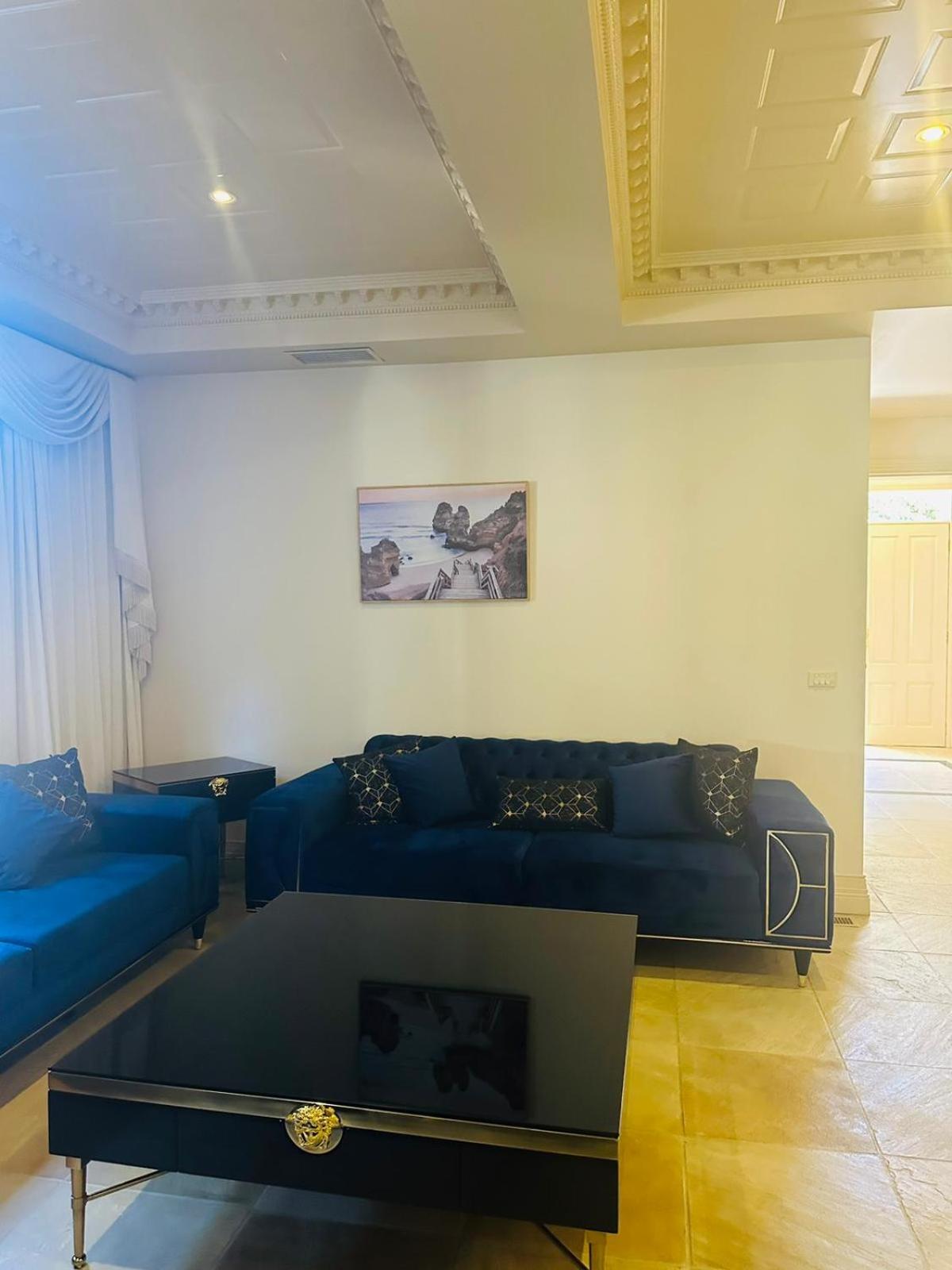 Luxurious Townhouse Retreat in Prestigious Brighton