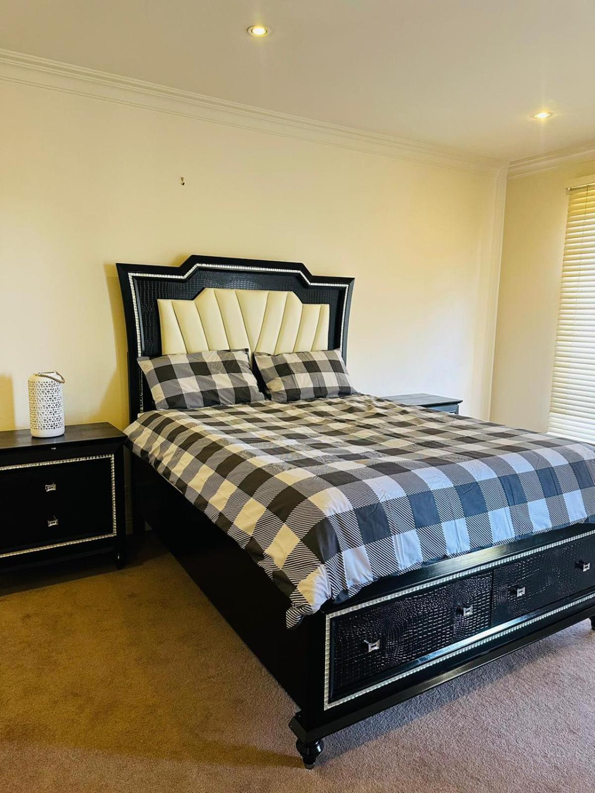 Luxurious Townhouse Retreat in Prestigious Brighton