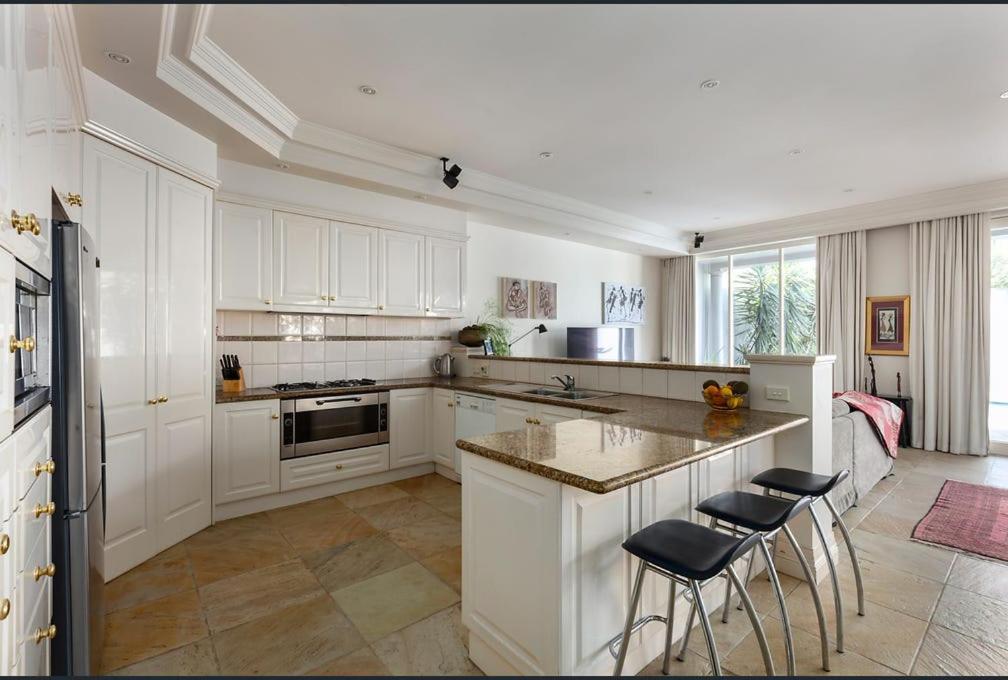Luxurious Townhouse Retreat in Prestigious Brighton