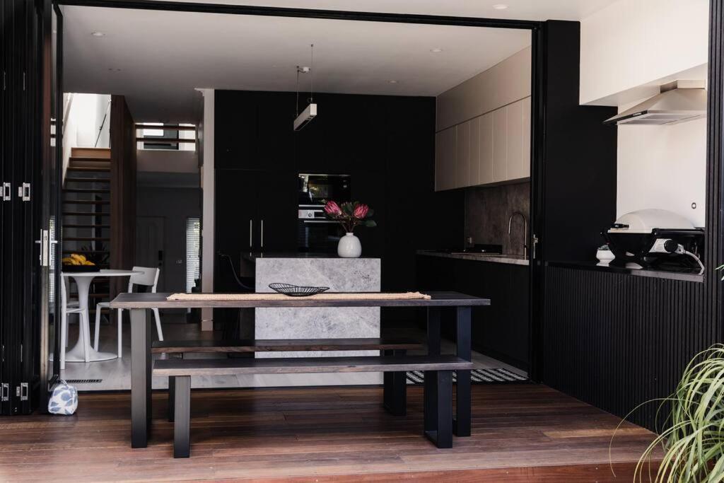 The Terrace Lux townhouse in the heart of Richmond