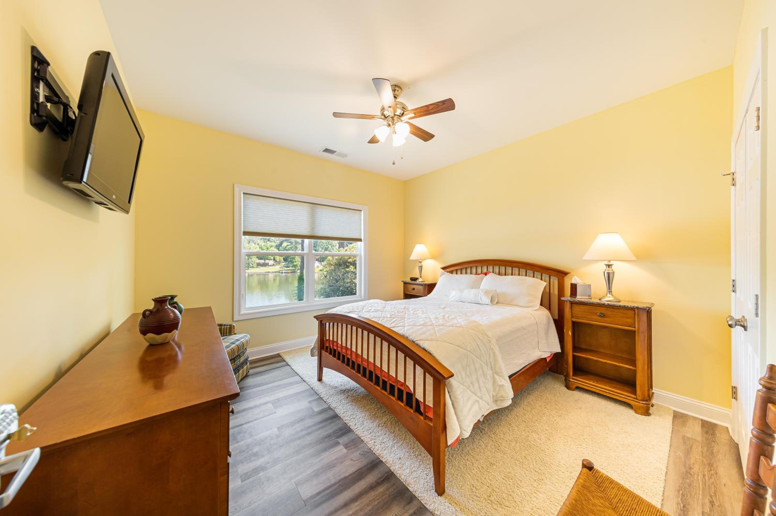 Luxury Lakefront Getaway Near Atlanta and Perfect for FIFA Visitors view 2