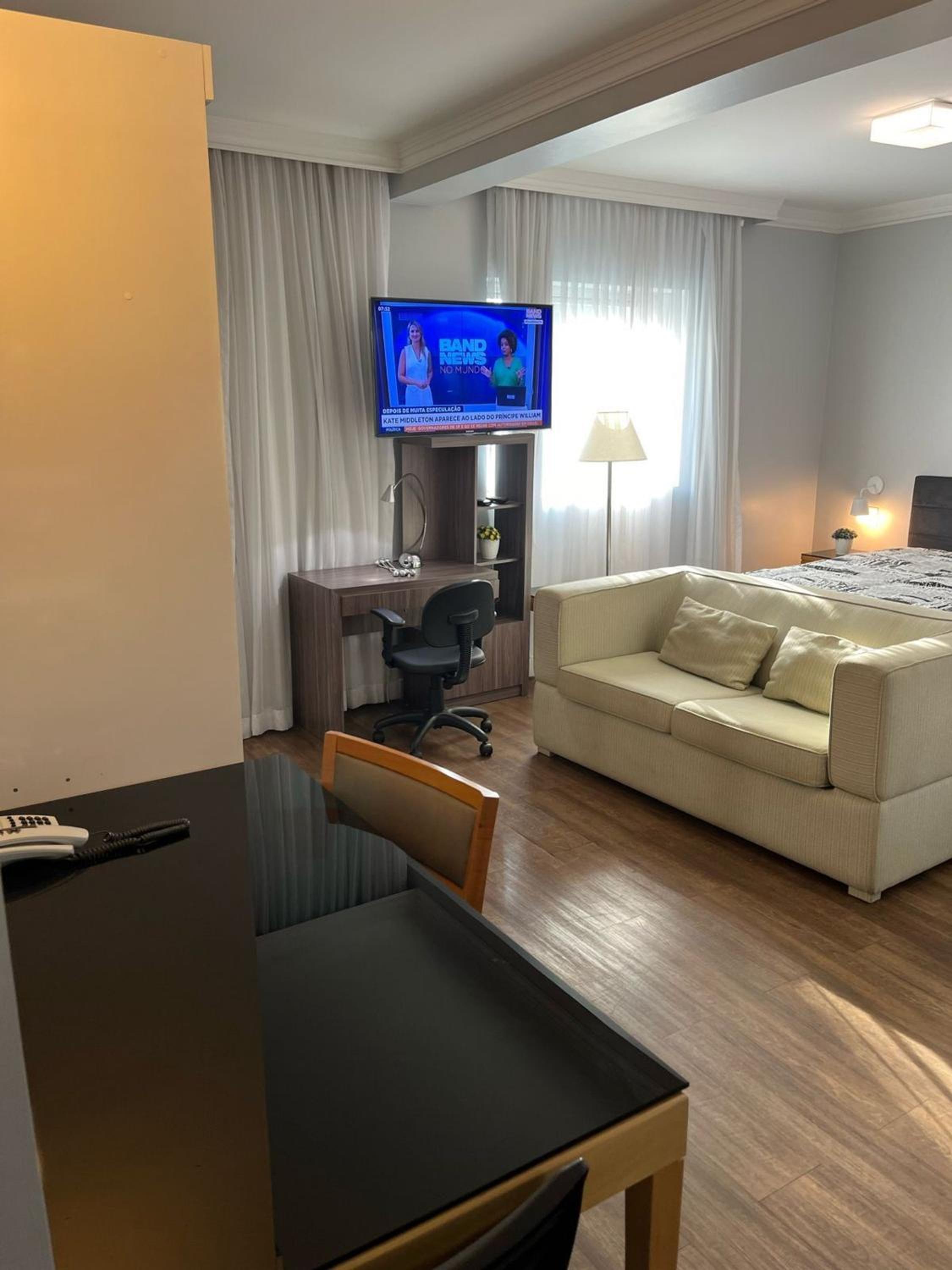 Flat localizado na Rua Oscar Freire