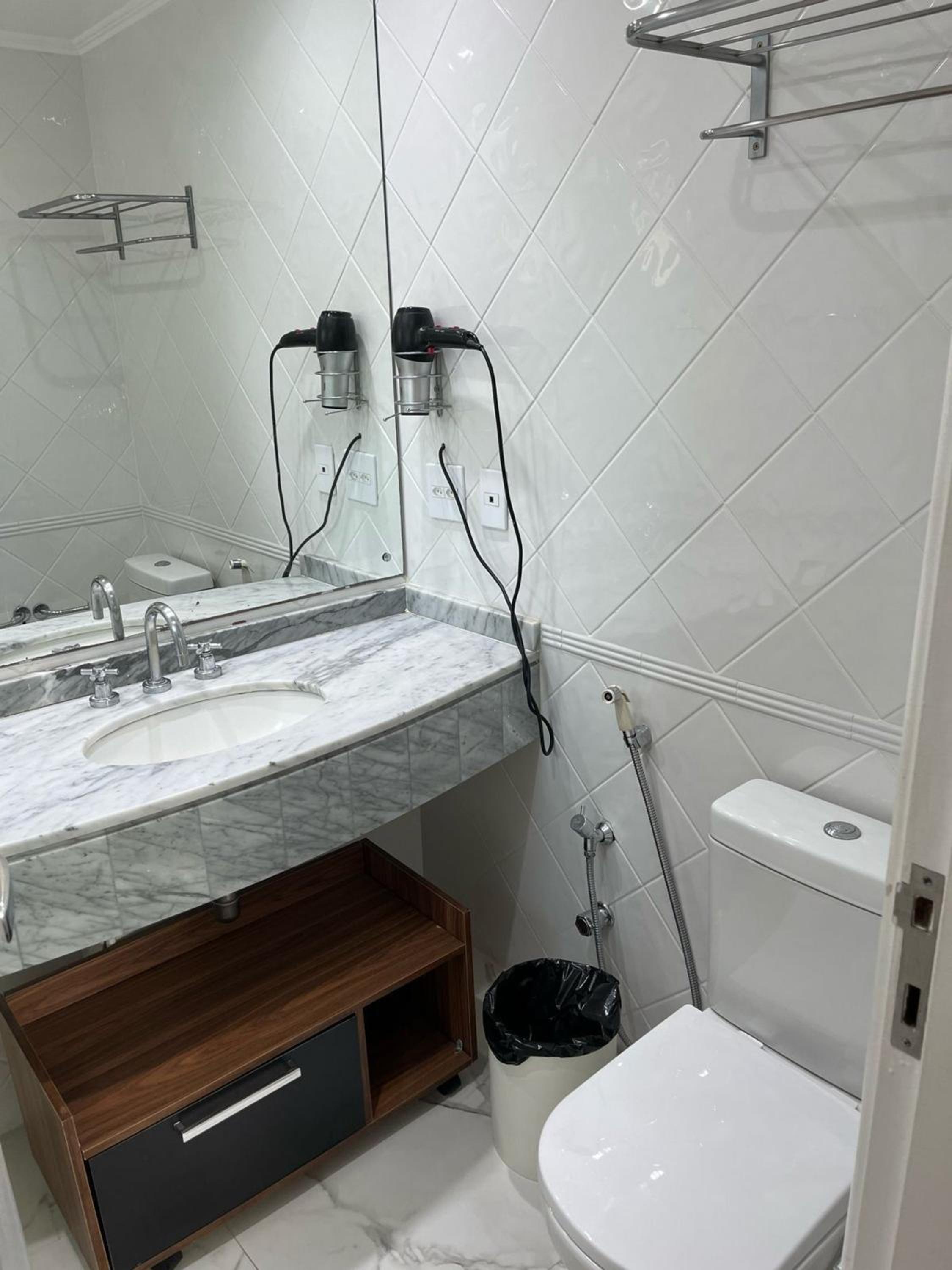 Flat localizado na Rua Oscar Freire