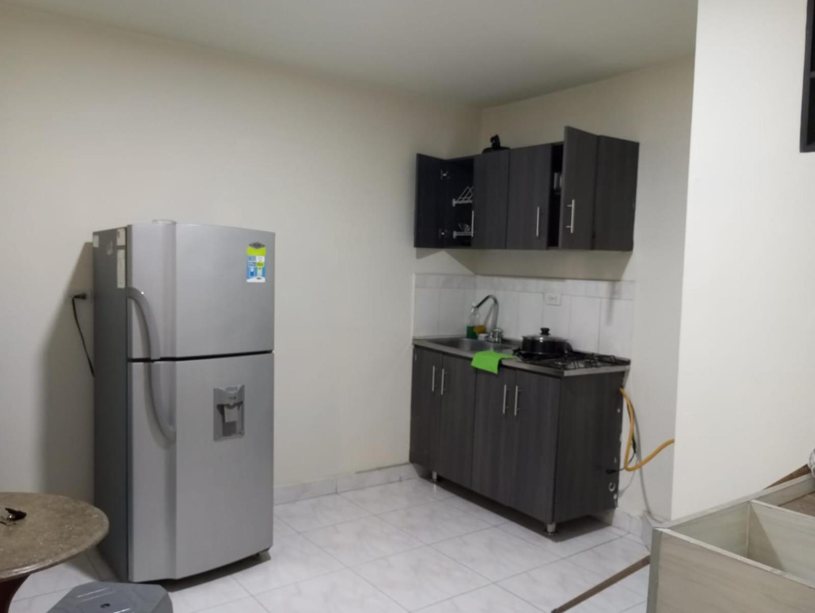 Aparta-estudio amoblado en Medellin, Campo Valdes