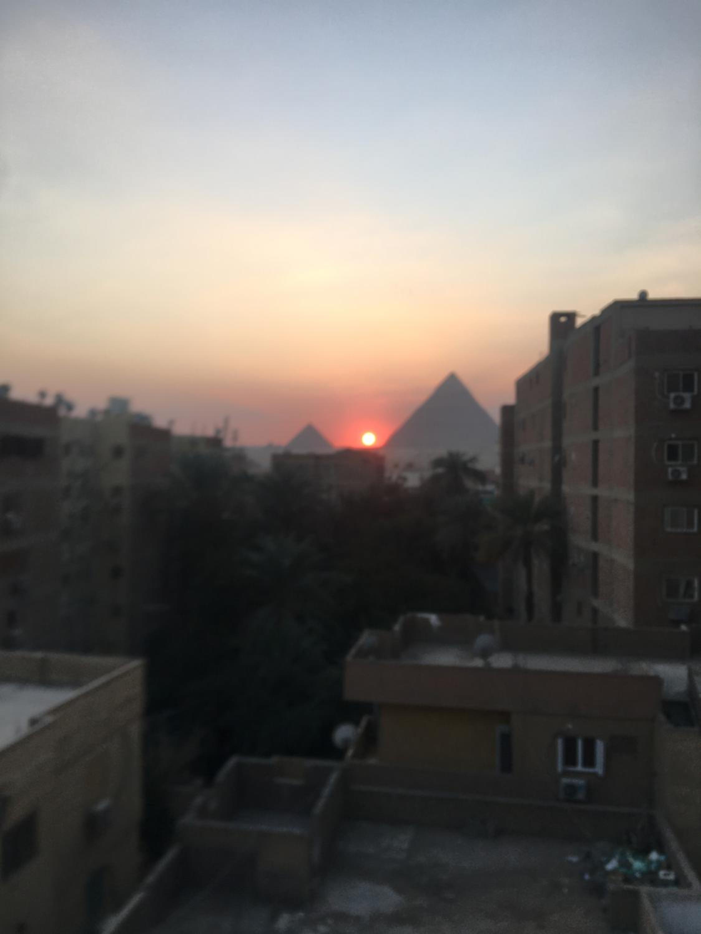 KEMT PYRAMIDS INN