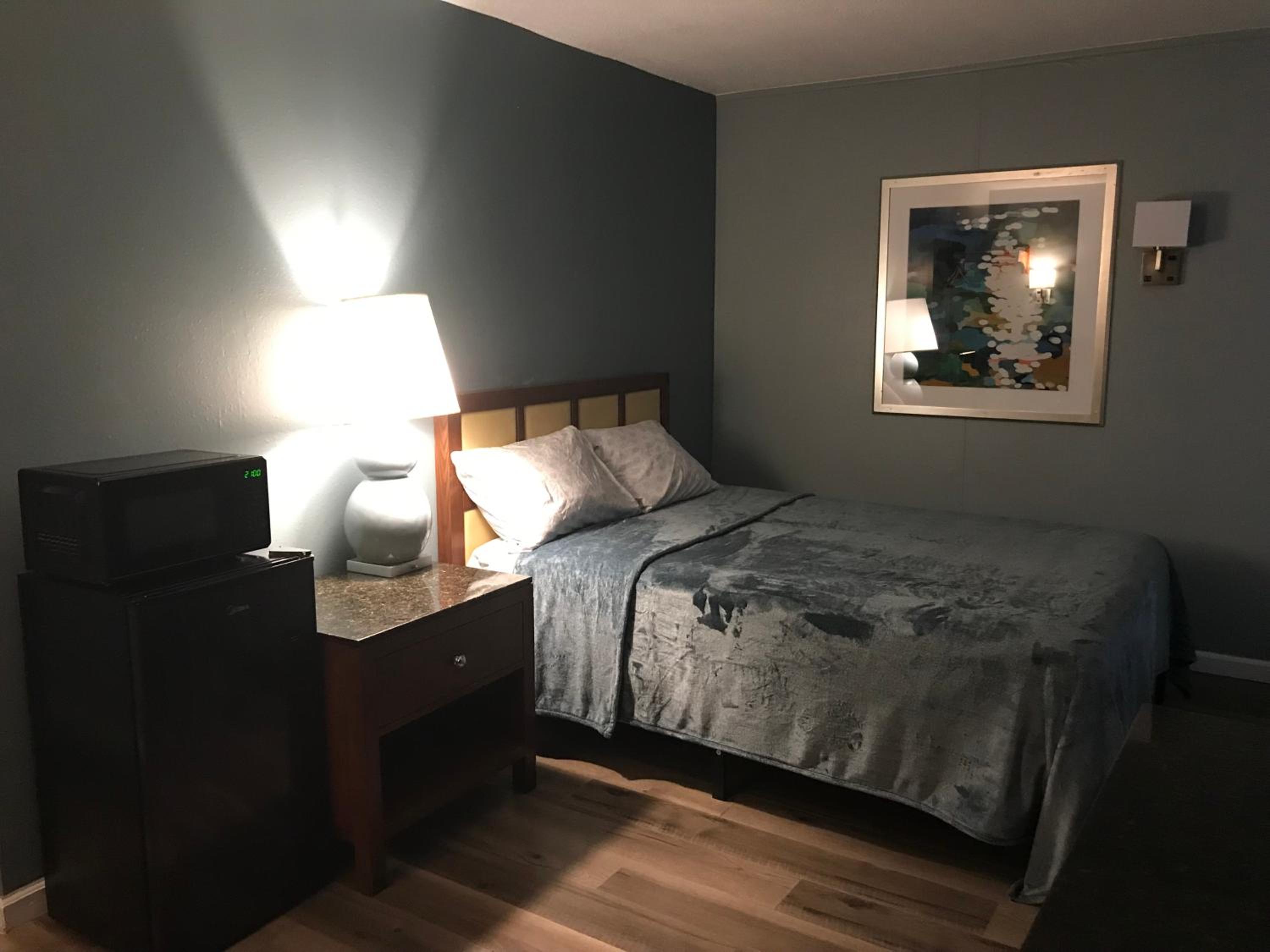 Lamplighter Motel