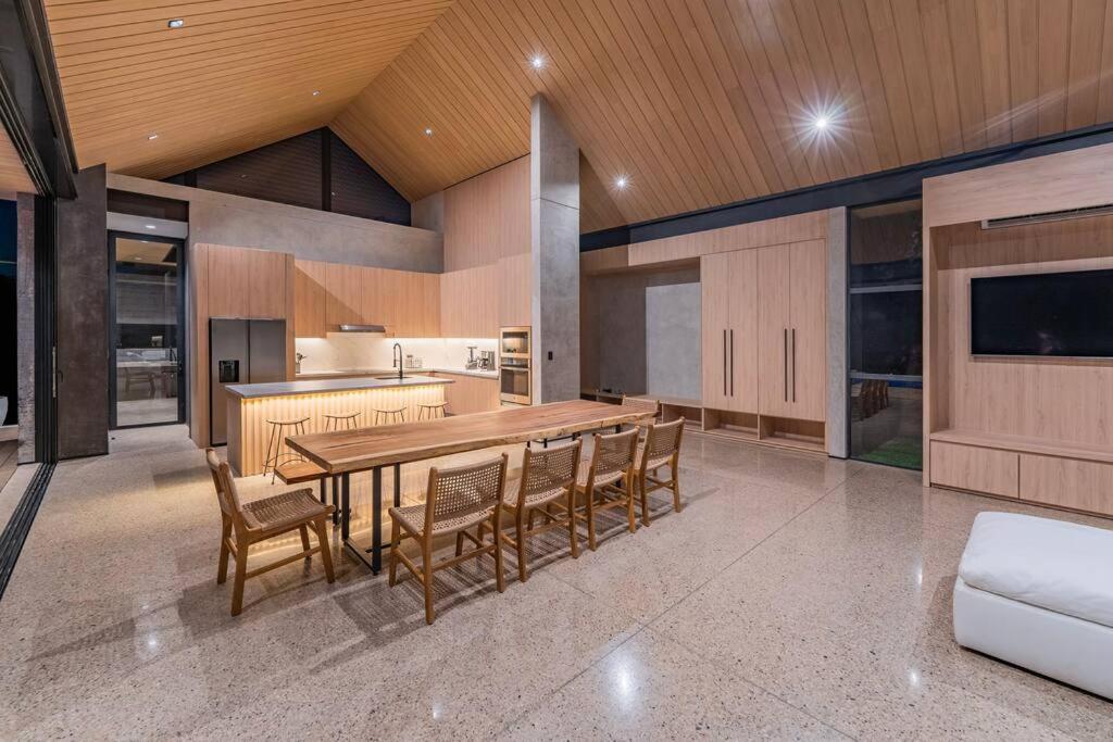 Steady As We Go - New Ocean View Luxury Villa