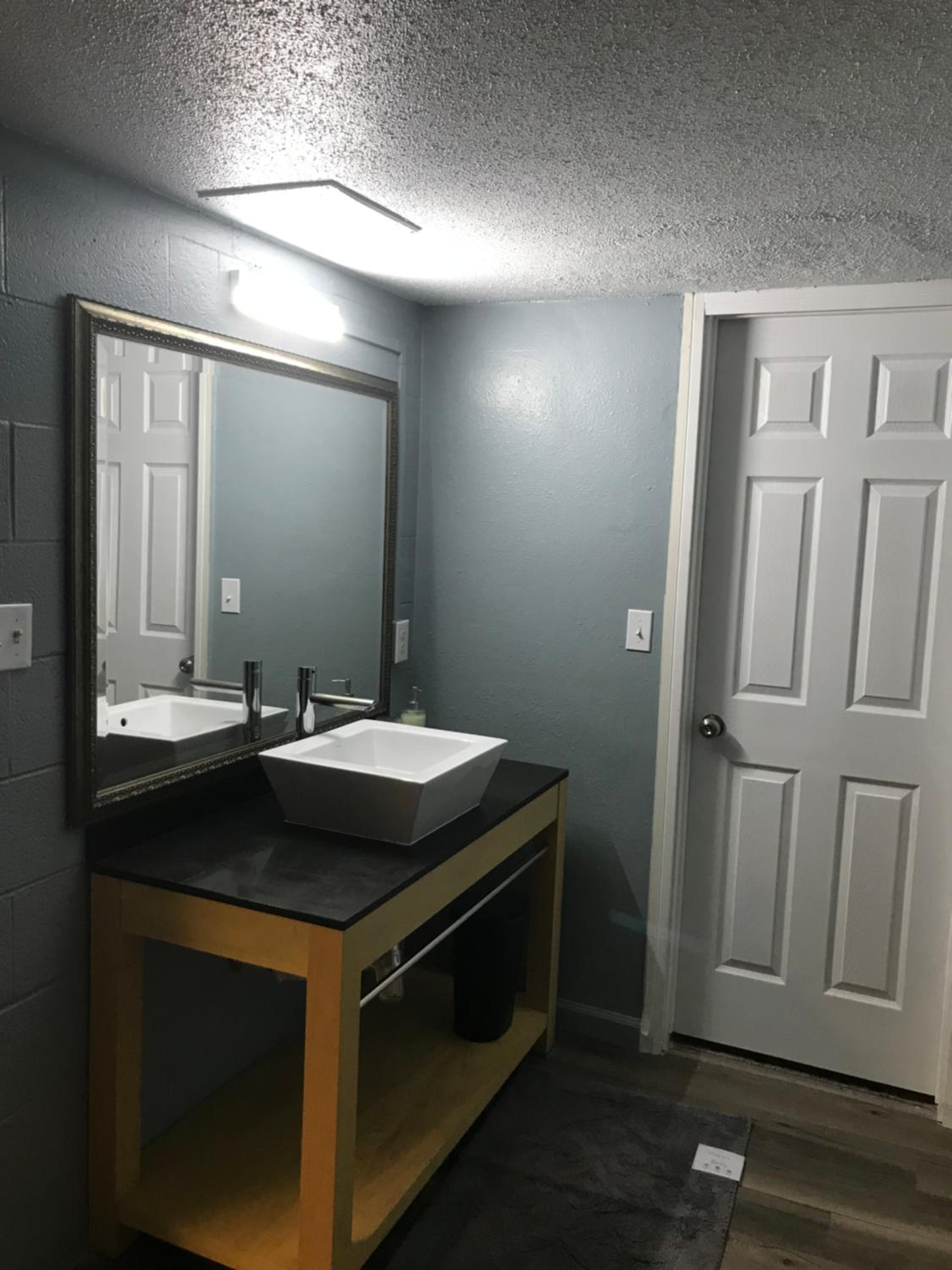 Lamplighter Motel
