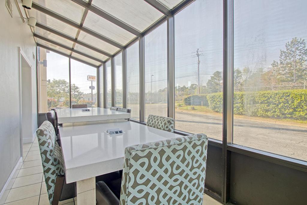 Regency Inn & Suites, Photo 22