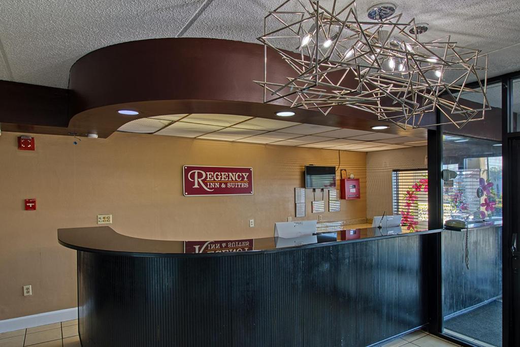 Regency Inn & Suites, Photo 4