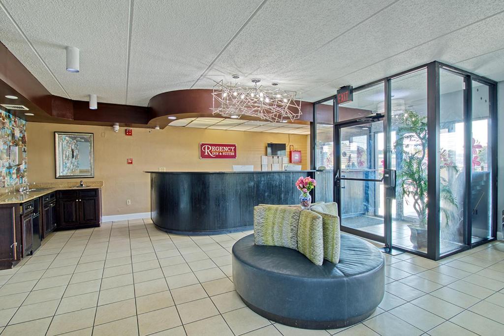 Regency Inn & Suites, Photo 7