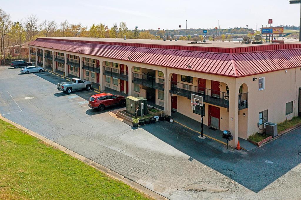 Regency Inn & Suites, Photo 17