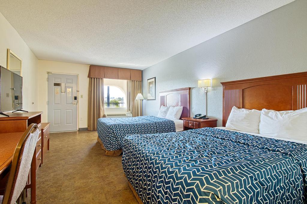 Regency Inn & Suites, Photo 24