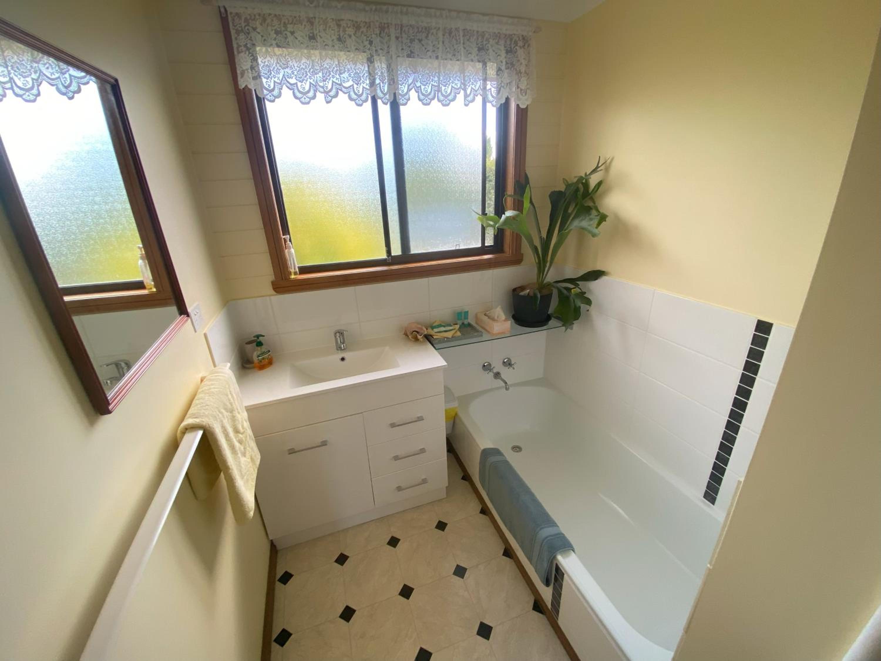 Parnella Cottage - Pet friendly