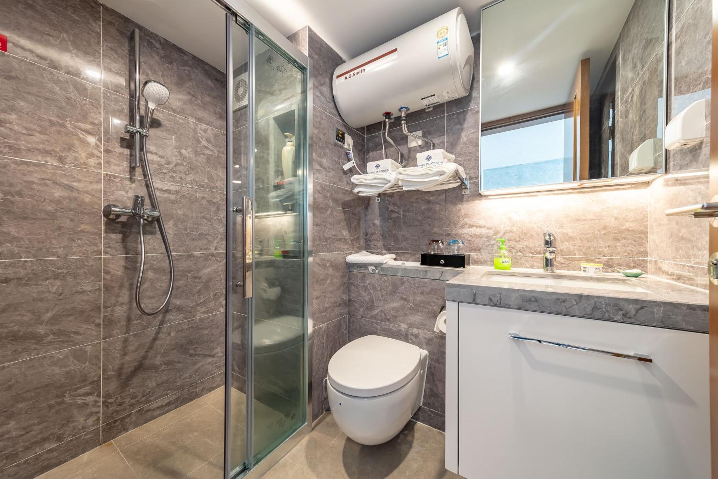 BORUISI Plaza Residence Apartment - Shenzhen Futian Convention & Exhibition Center