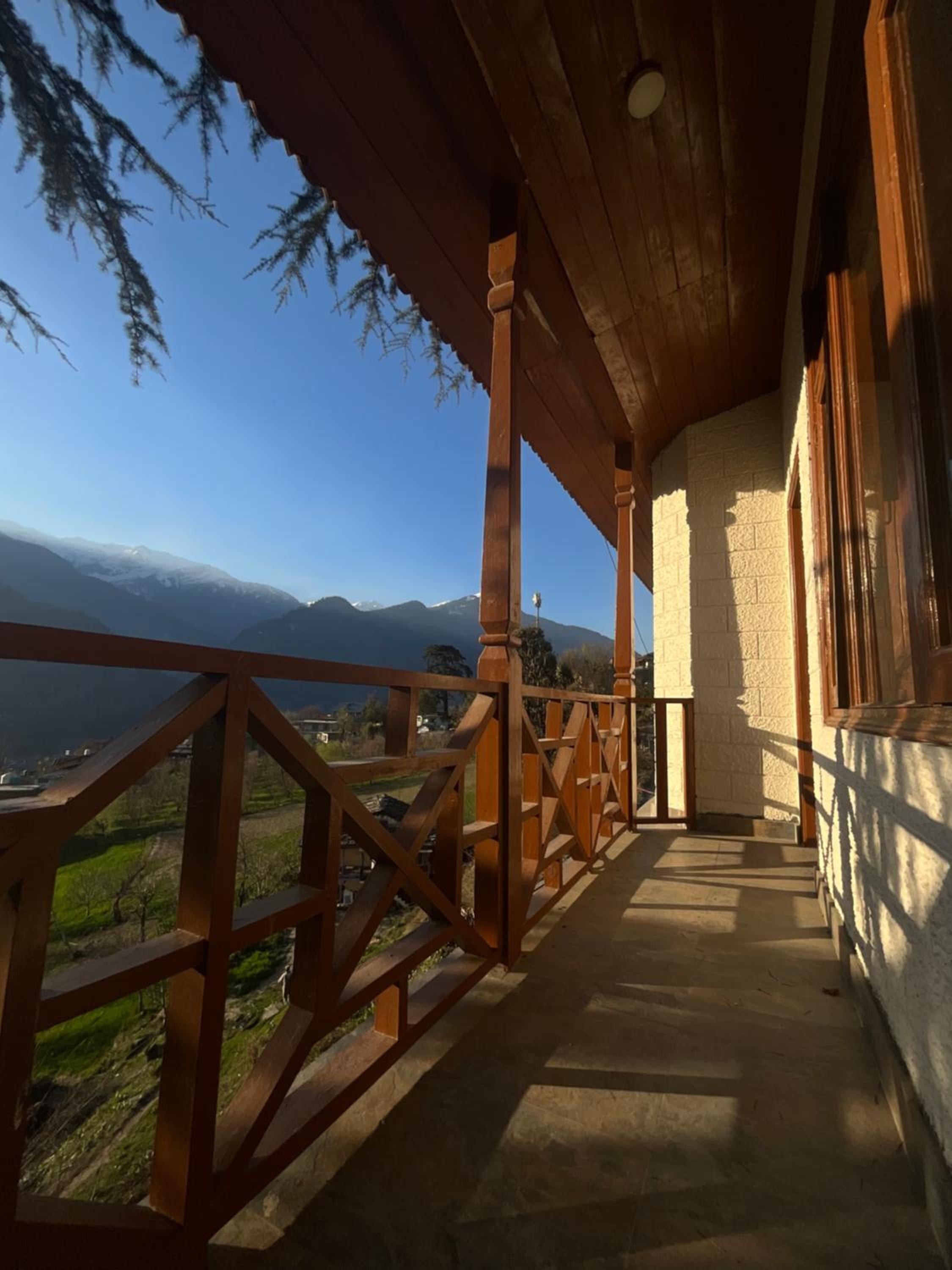 TSUKIMI Homestay, Naggar, Manali