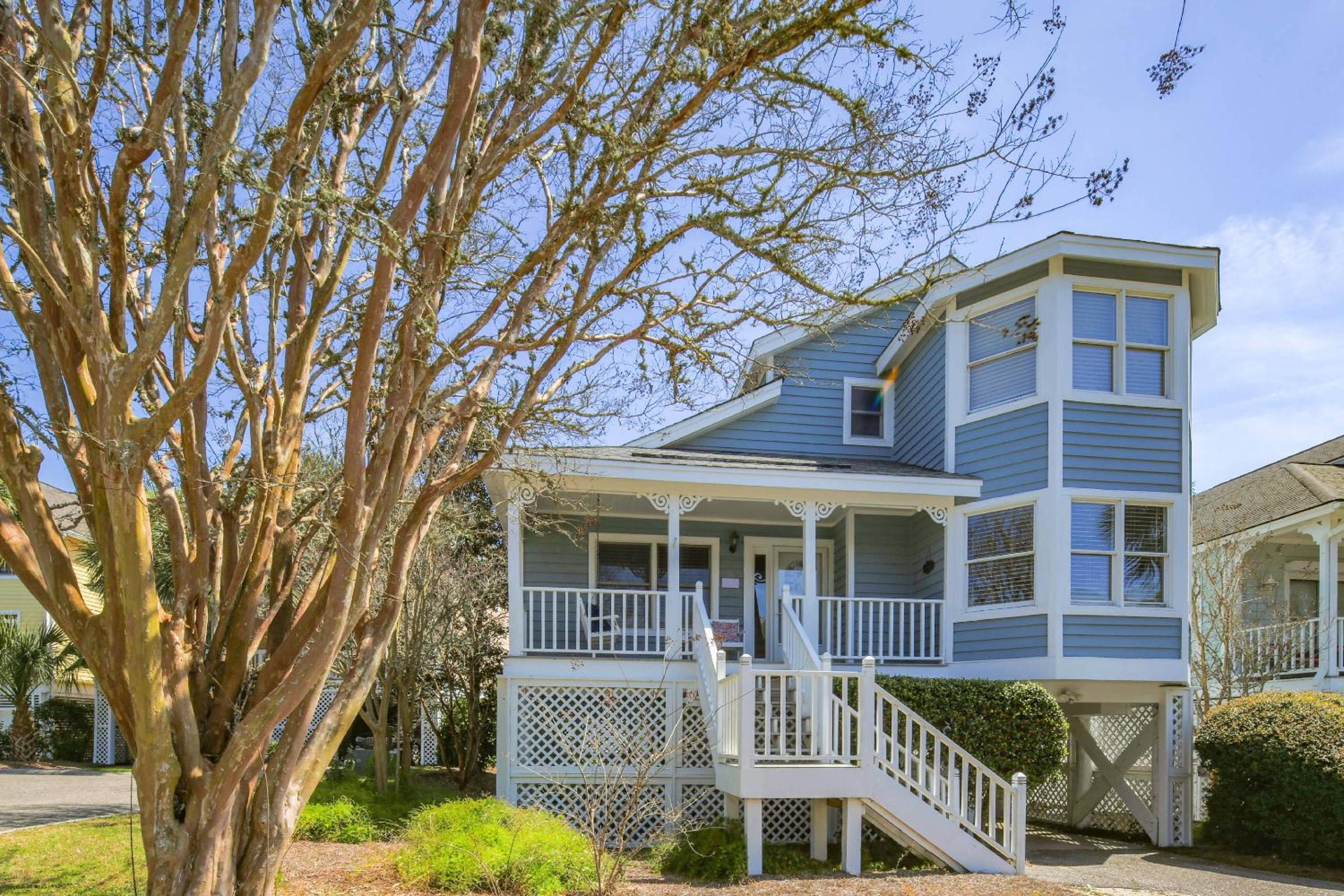 The Coastal Cottage in Isle of Palms, US