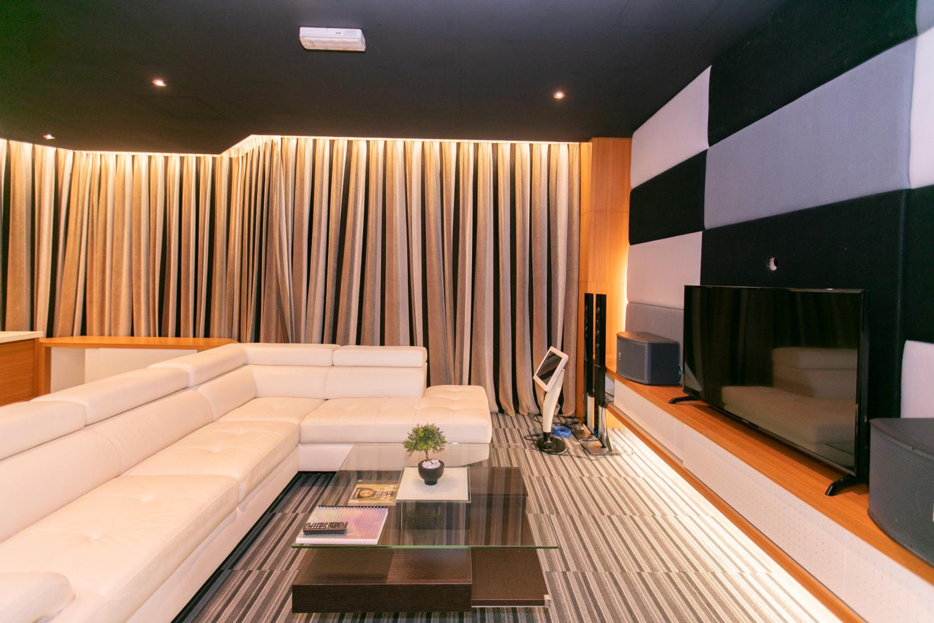 Tanjung Bungah 5BR 18 Bungalow KTV photo 1