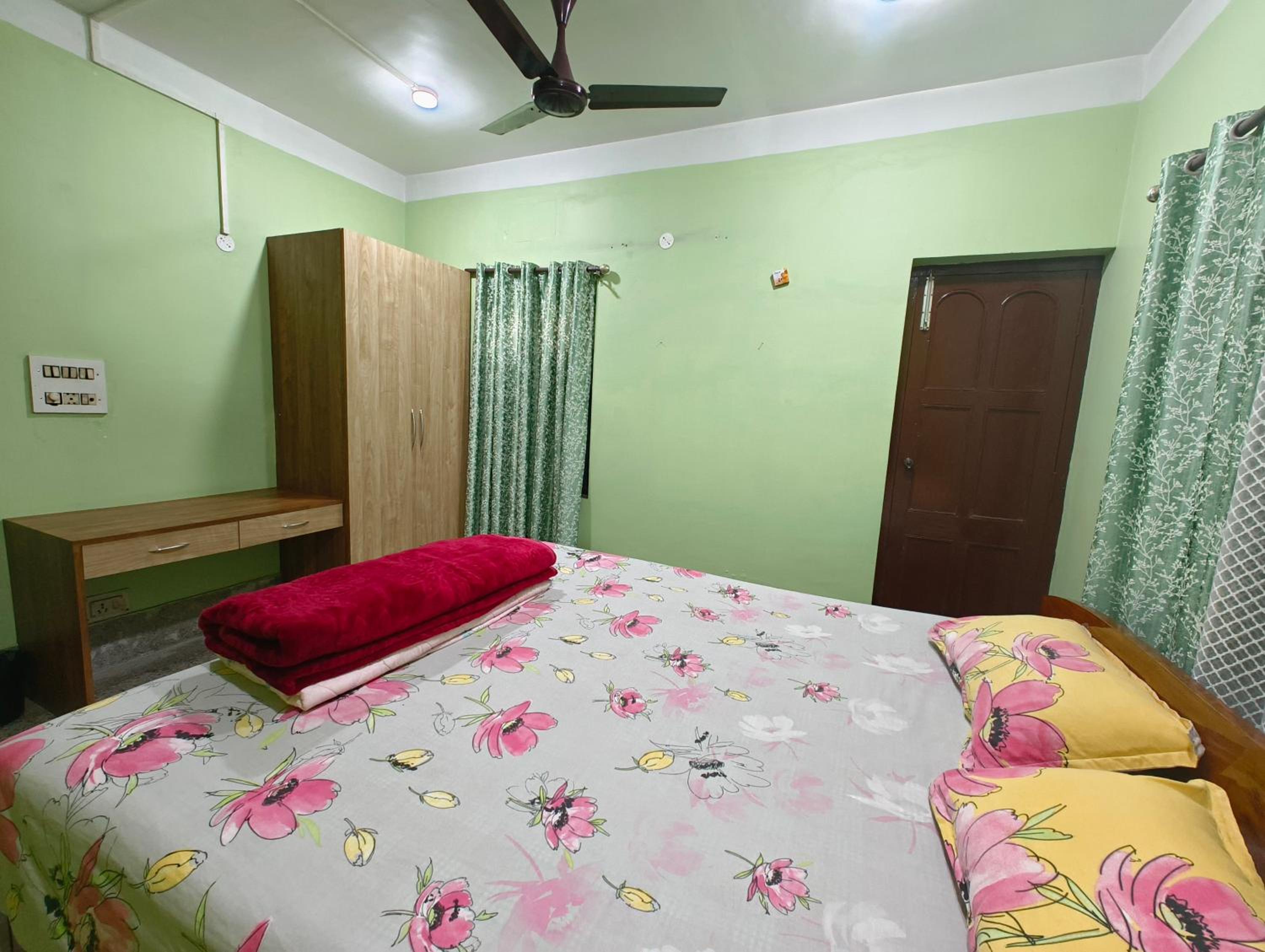 Anjali Family Homestay - 10 mins from airport