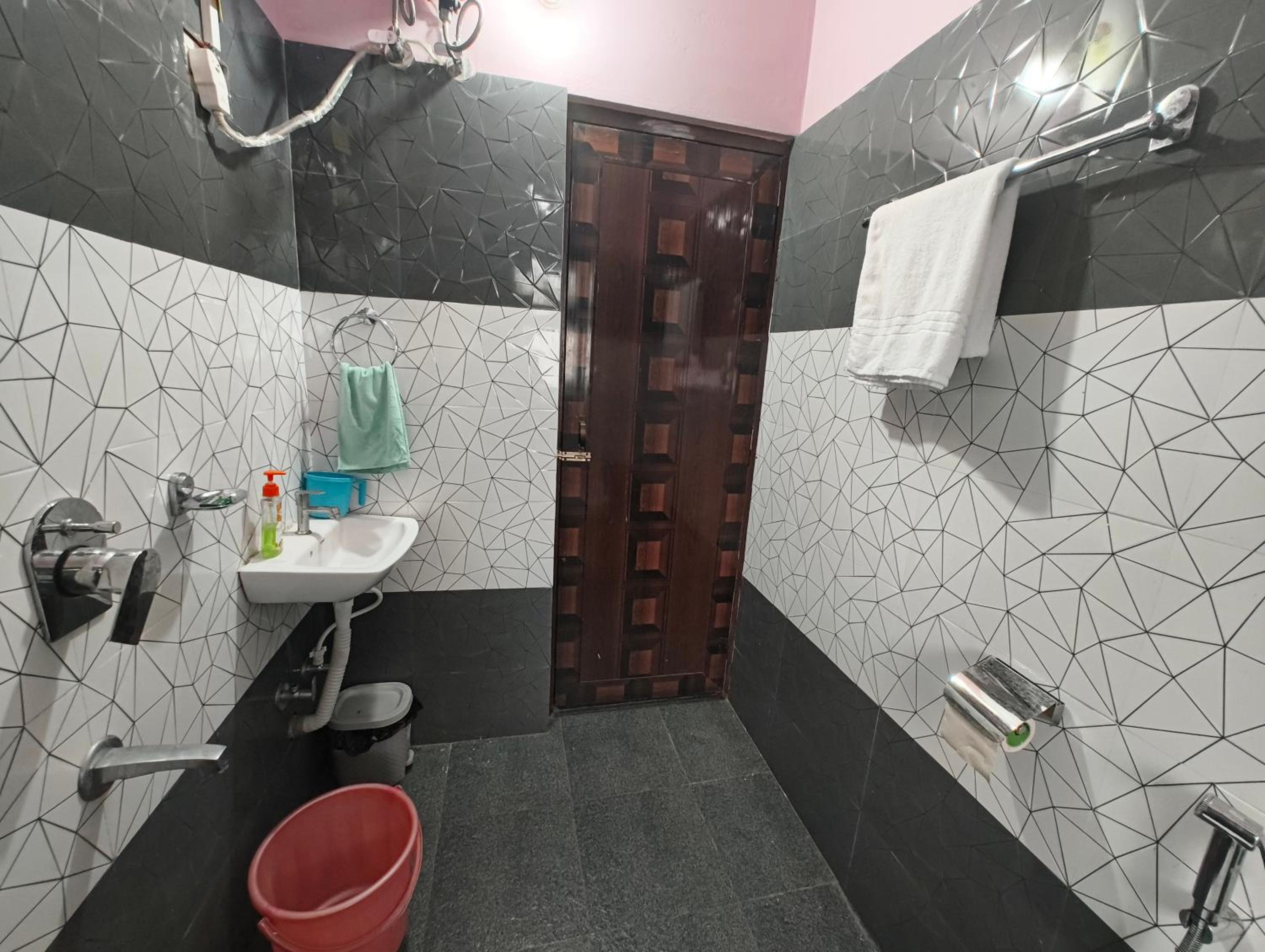 Anjali Family Homestay - 10 mins from airport