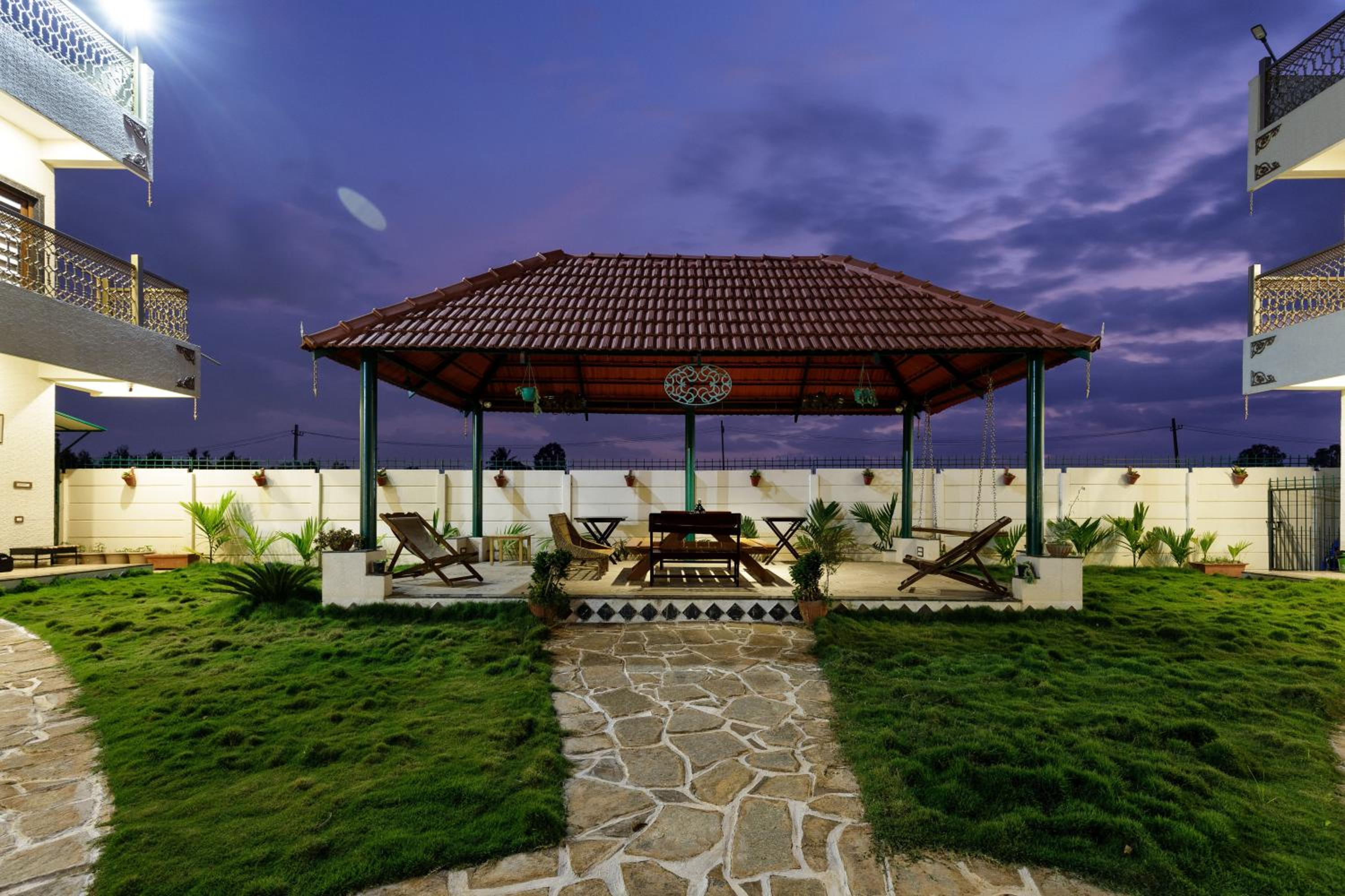 Tropicana Twins by StayJade 5BHK Jacuzzi Blr view 2