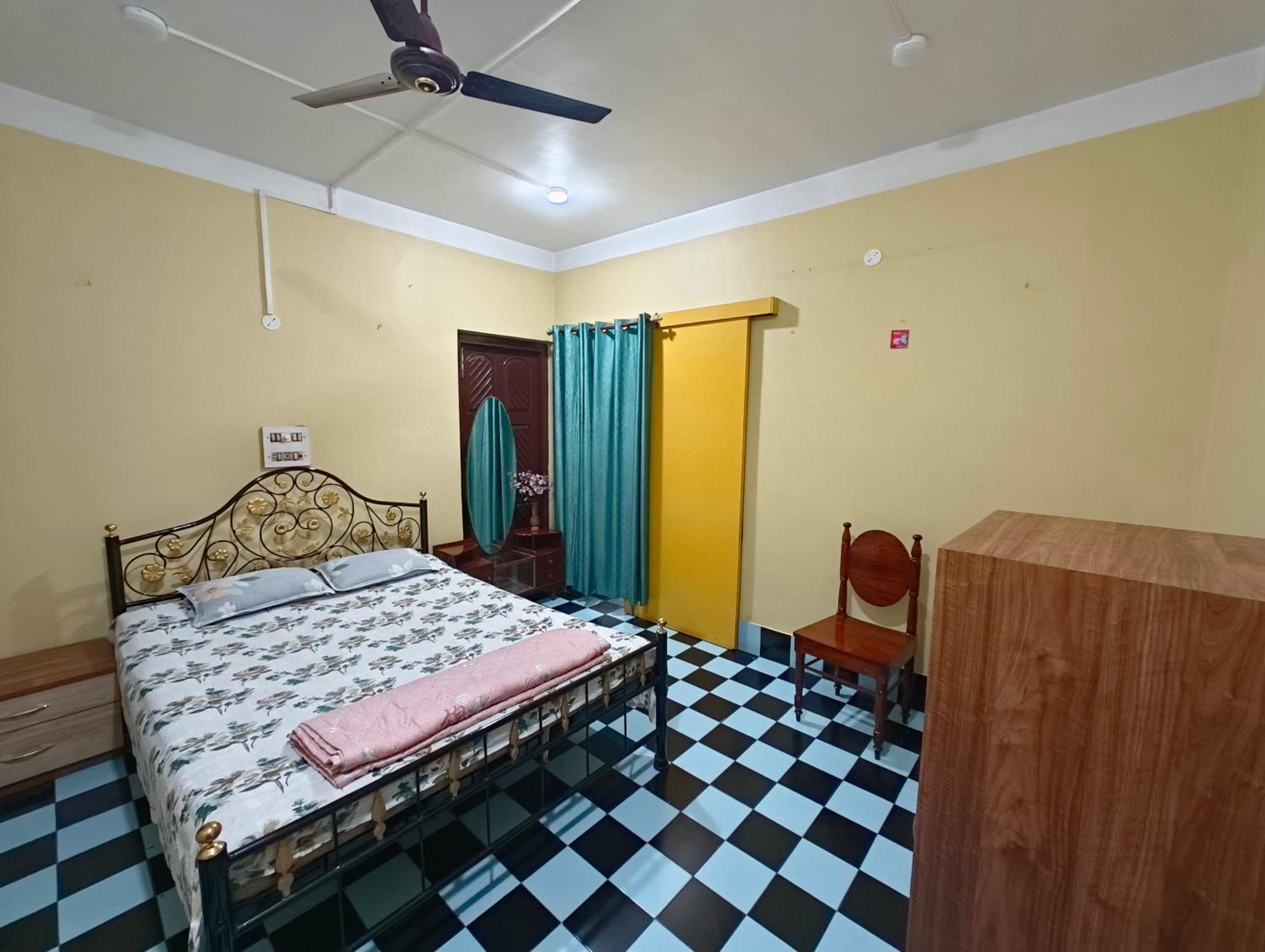 Anjali Family Homestay - 10 mins from airport