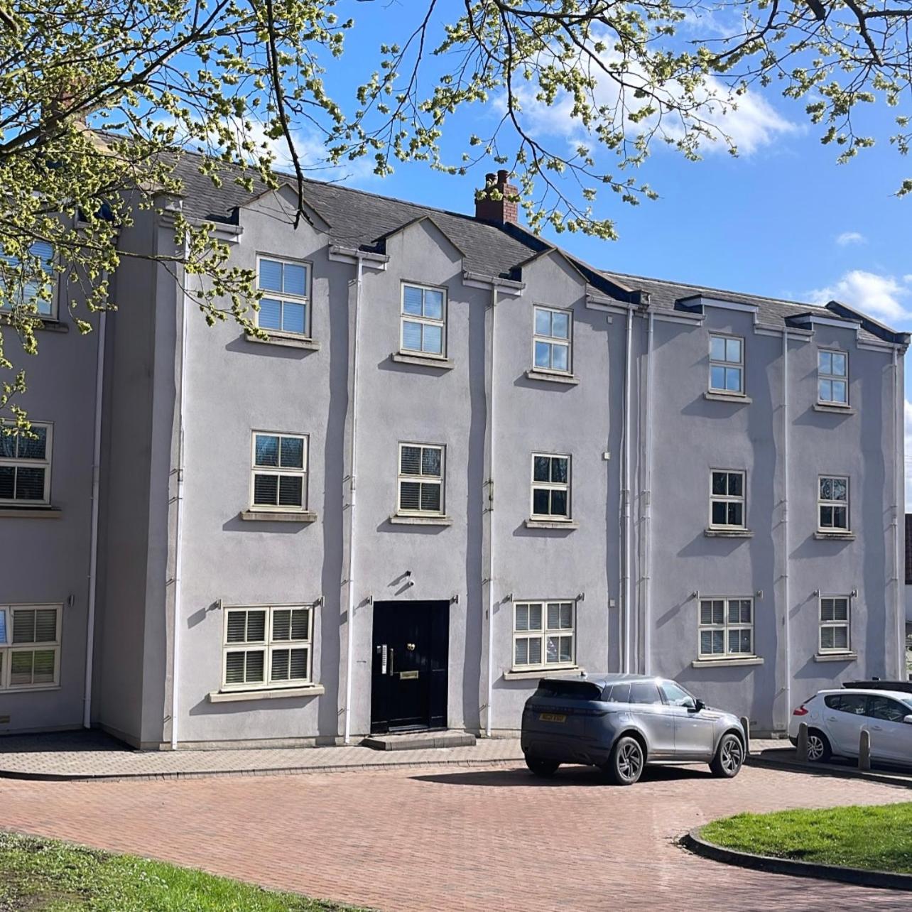 Yarm Luxury Apartments - Bank House - private gated carpark