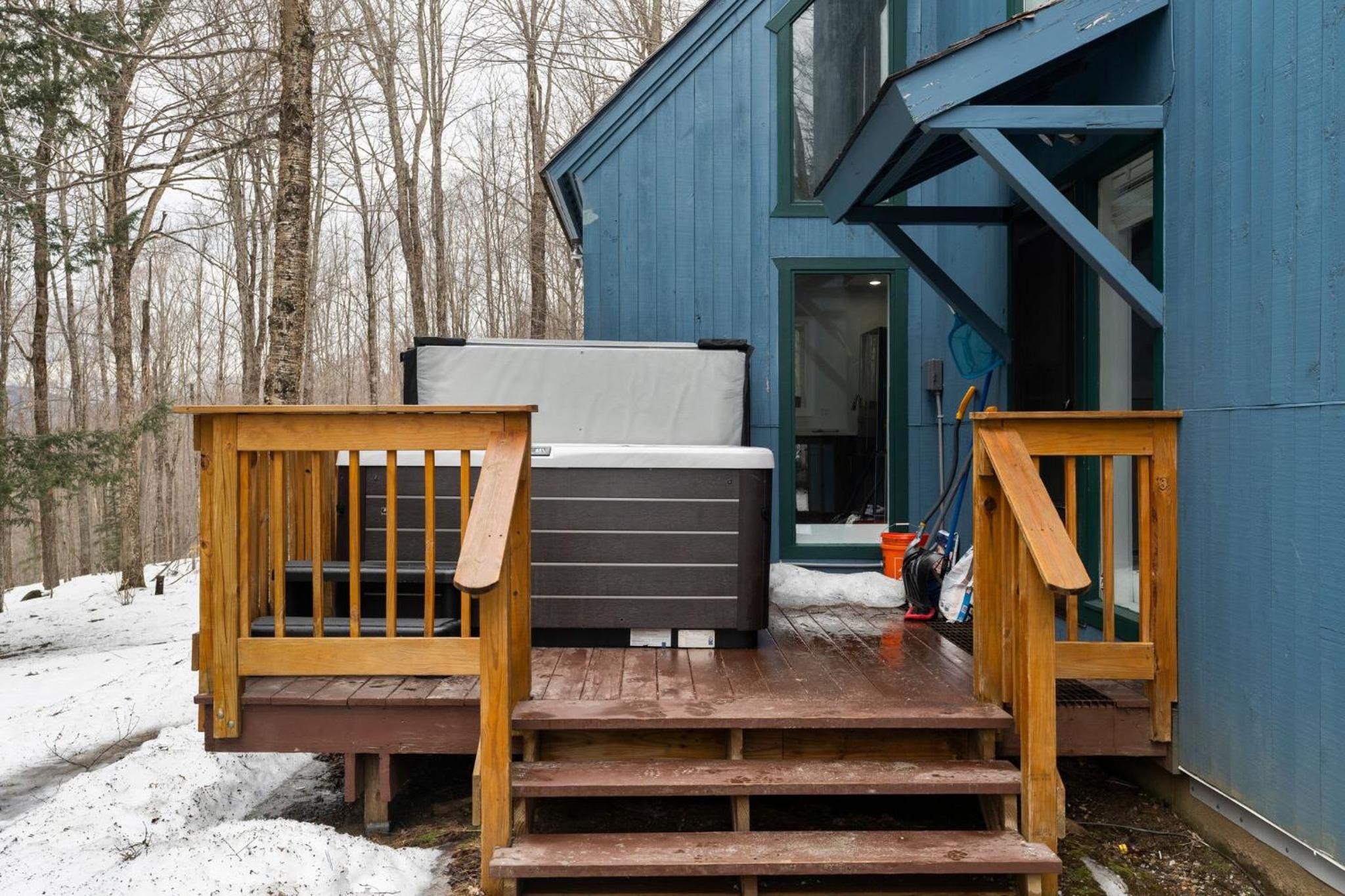 Hot Tub Sauna Firepit Nespresso Huge TV