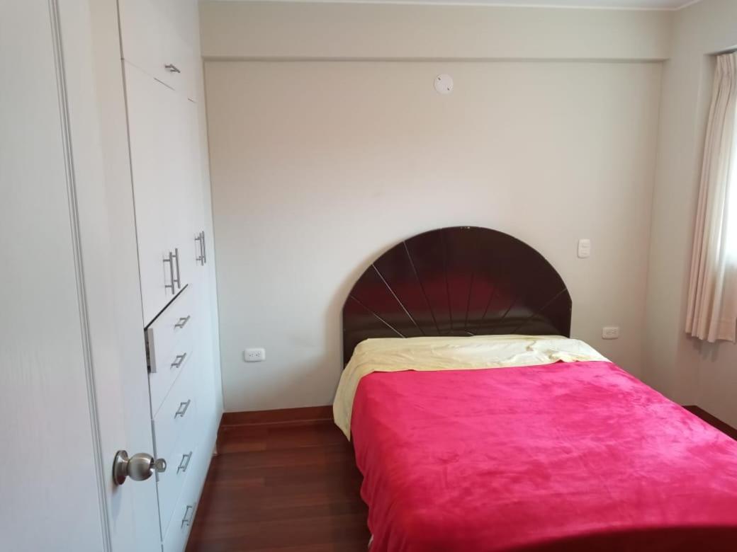 DEPARTAMENTO AMOBLADO EN LA URBANIZACION MAGISTERIO