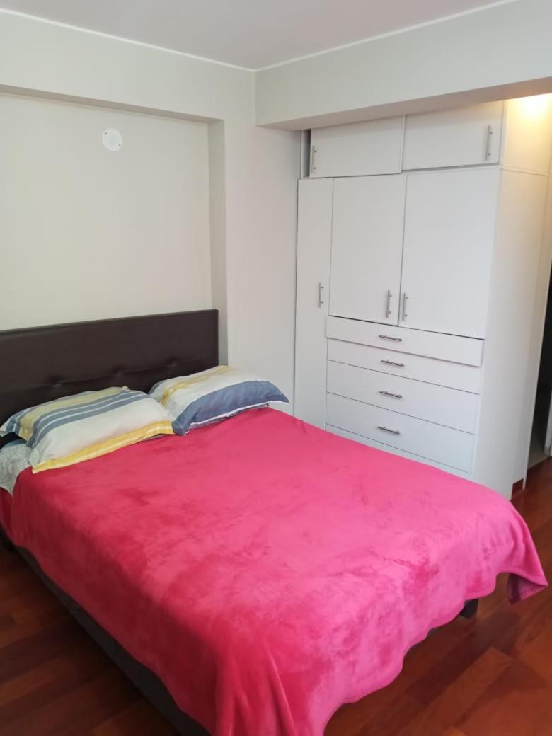 DEPARTAMENTO AMOBLADO EN LA URBANIZACION MAGISTERIO