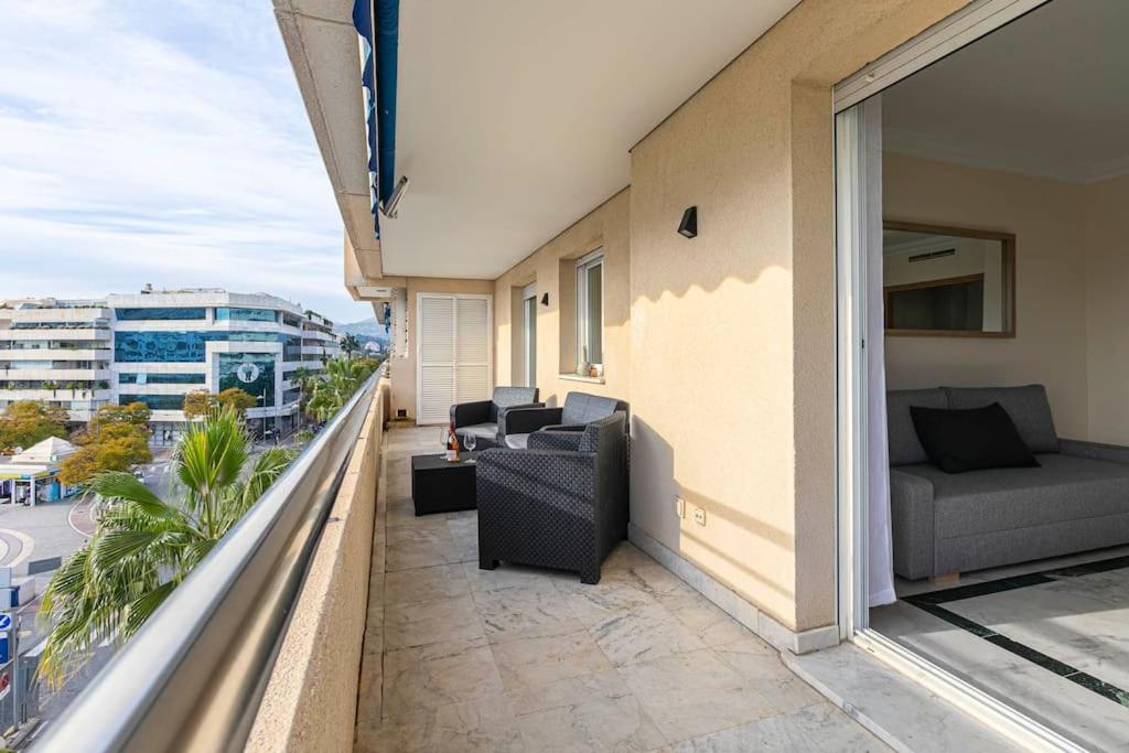 MARBELLA HOME RENTALS - Marina Banus, Puerto Banus, 2BR Modern, parking & pool