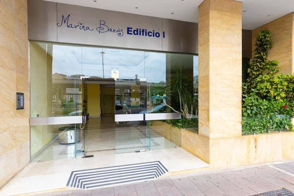 MARBELLA HOME RENTALS - Marina Banus, Puerto Banus, 2BR Modern, parking & pool