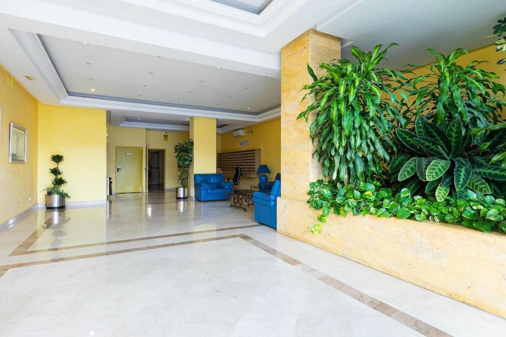 MARBELLA HOME RENTALS - Marina Banus, Puerto Banus, 2BR Modern, parking & pool